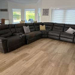 FREE Recliner sectional 
