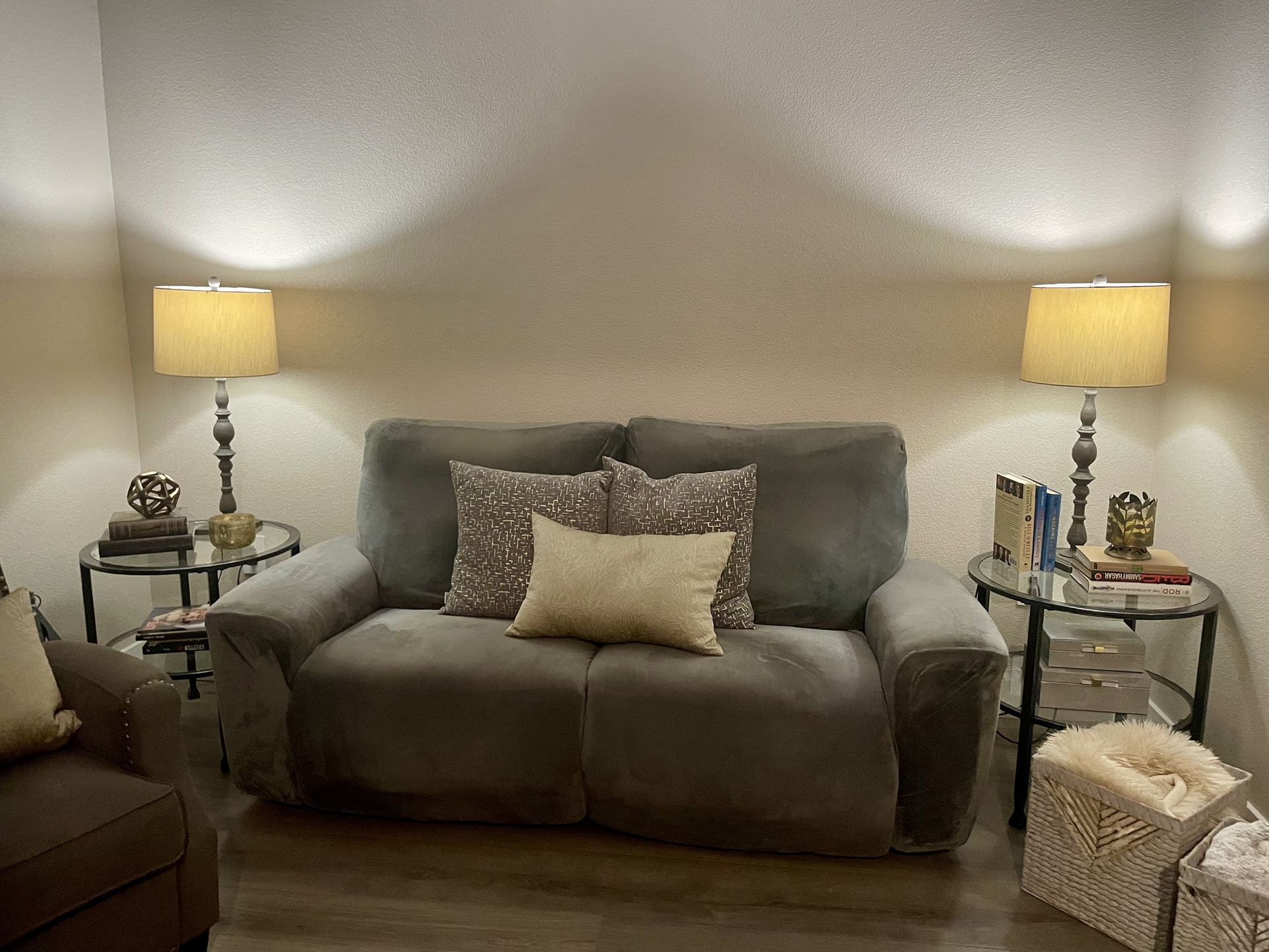 Zero Reclining Love Seat