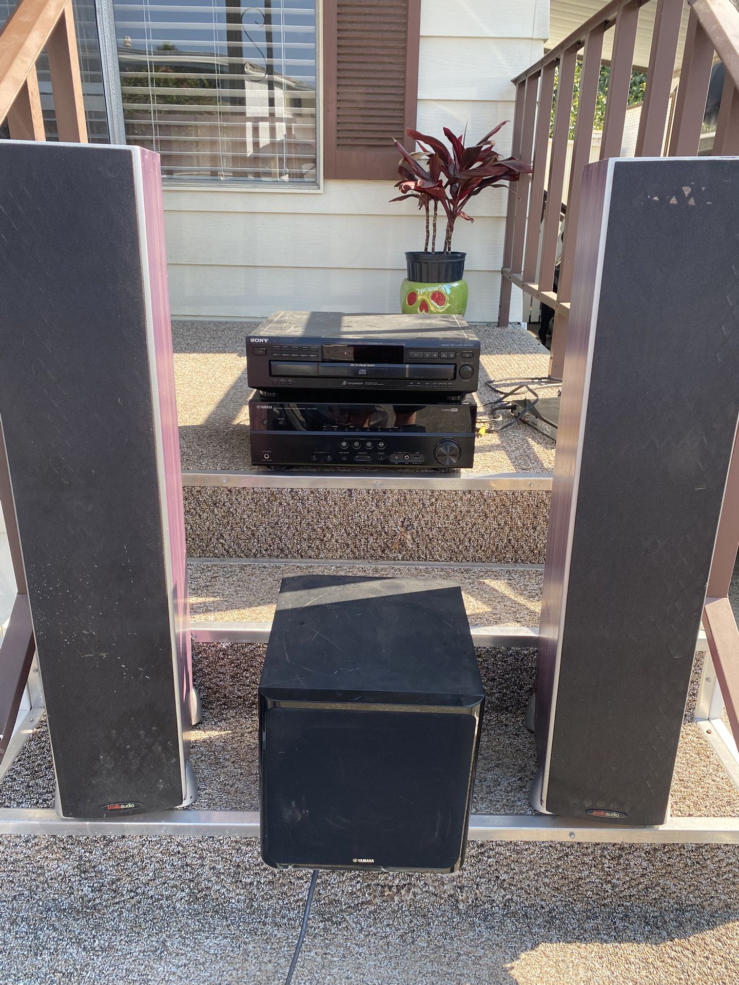 Stereo with Receiver, CD Changer and Speakers