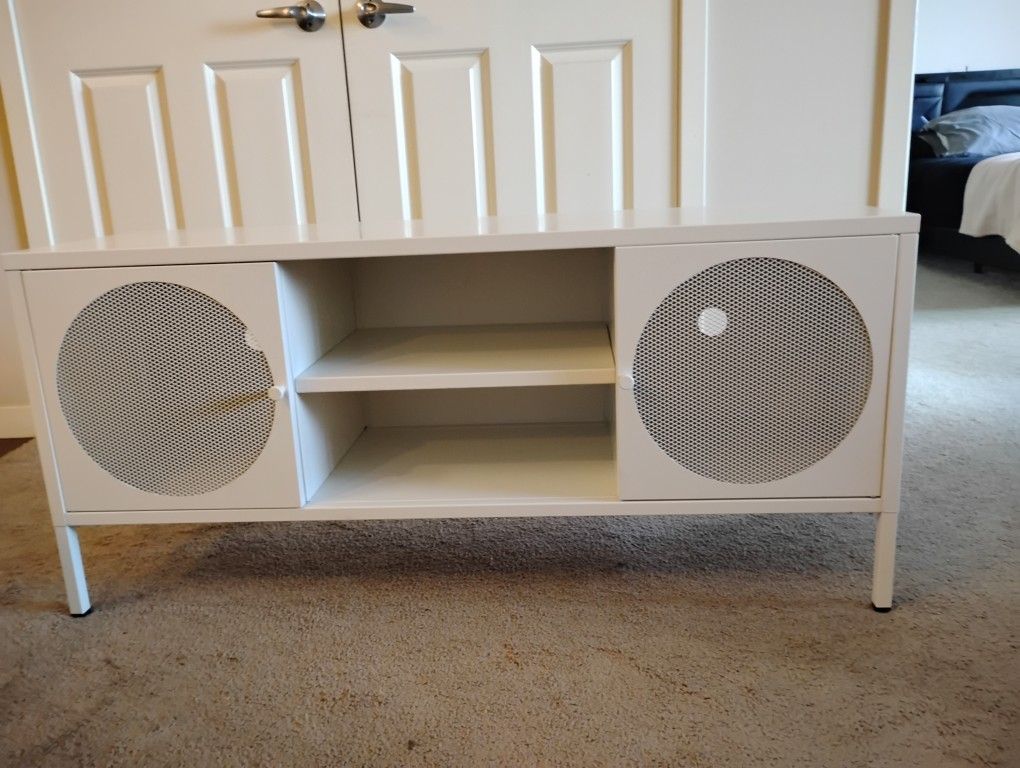 WHITE Metal TV Stand