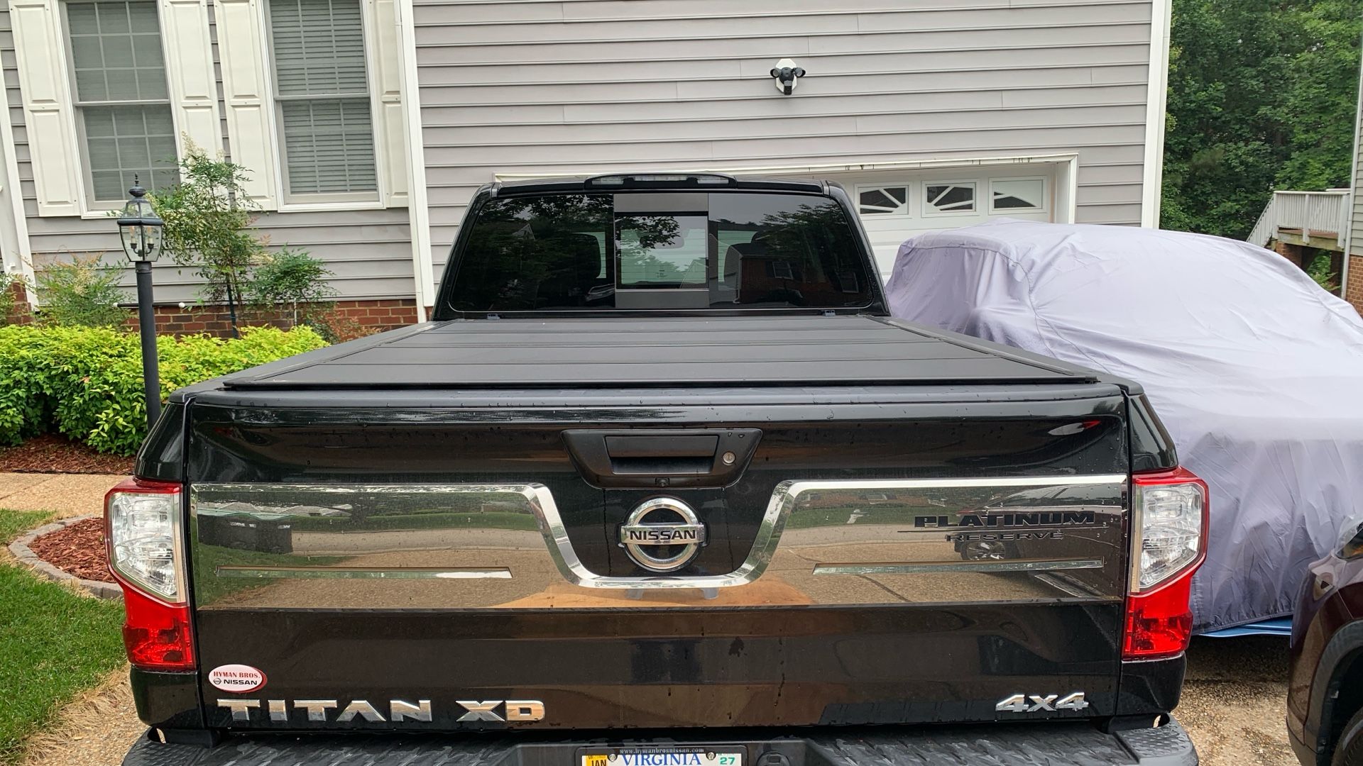 Backflip Hard Folding Tonneau Cover For Nissan XD