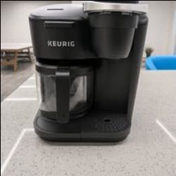 Keurig K-Duo Coffee Maker Single Serve & Full Pot Brewer – Works Great