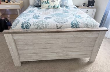 Full size bed