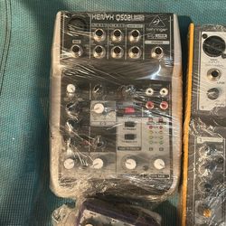 Behringer XENYX Q502USB compact audio mixer with power supply