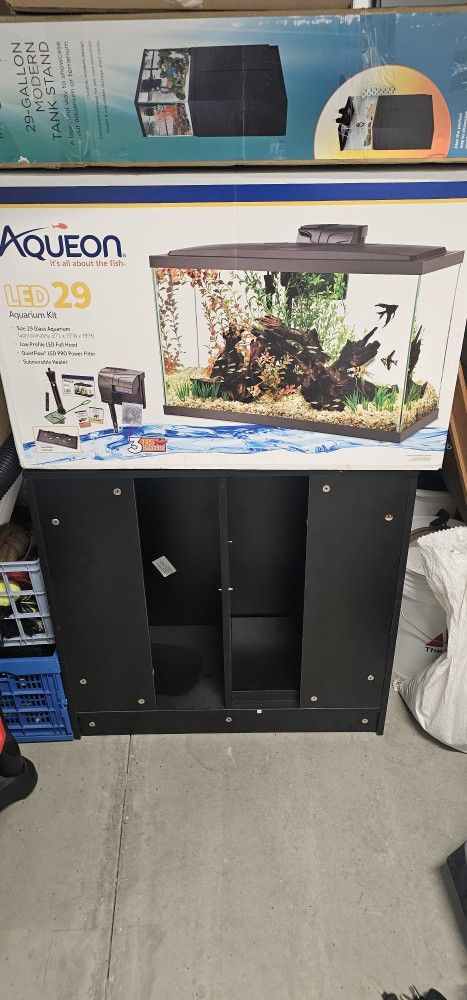 Aqueon 29 Gallon Aquarium With Stand