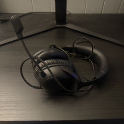 HyperX - Cloud III Wired Gaming Headset for PC, PS5, PS4, Xbox Series XIS, Xbox One, Nintendo Switch, and Mobile - Black