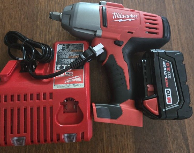 MILWAUKEE M18 IMPACT WRENCH