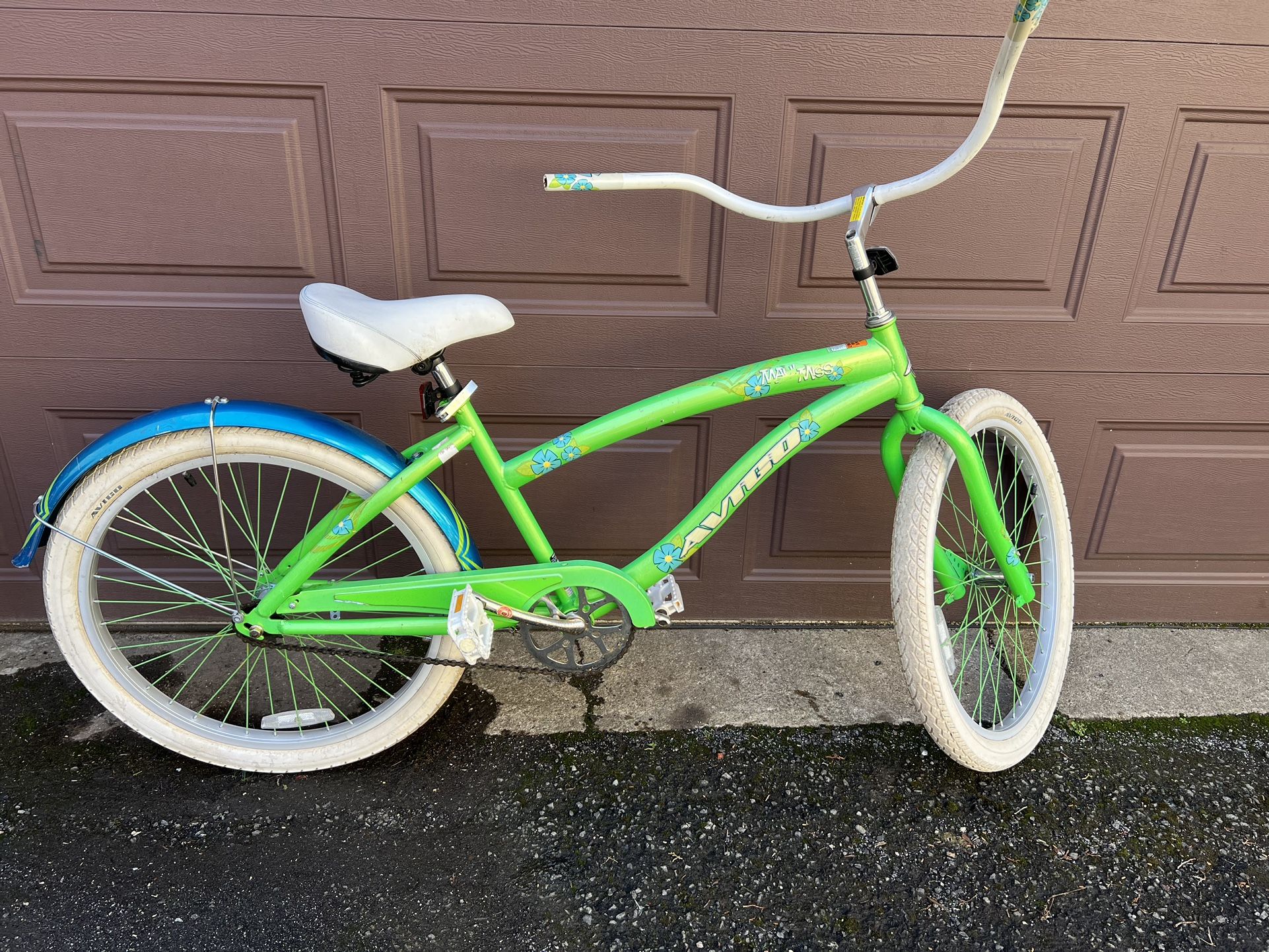 Green beach Cruiser bike bicycle