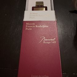 Baccarat Rogue 540 Extrait De Parfum