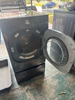 LG washer dryer combo with pedestal