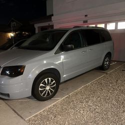 2010 Chrysler Town & Country