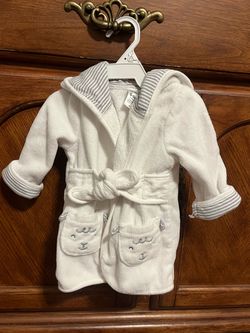 Carter’s Baby Robe (0-9 months)