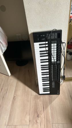 Novation Launchkey 49 MIDI Keyboard