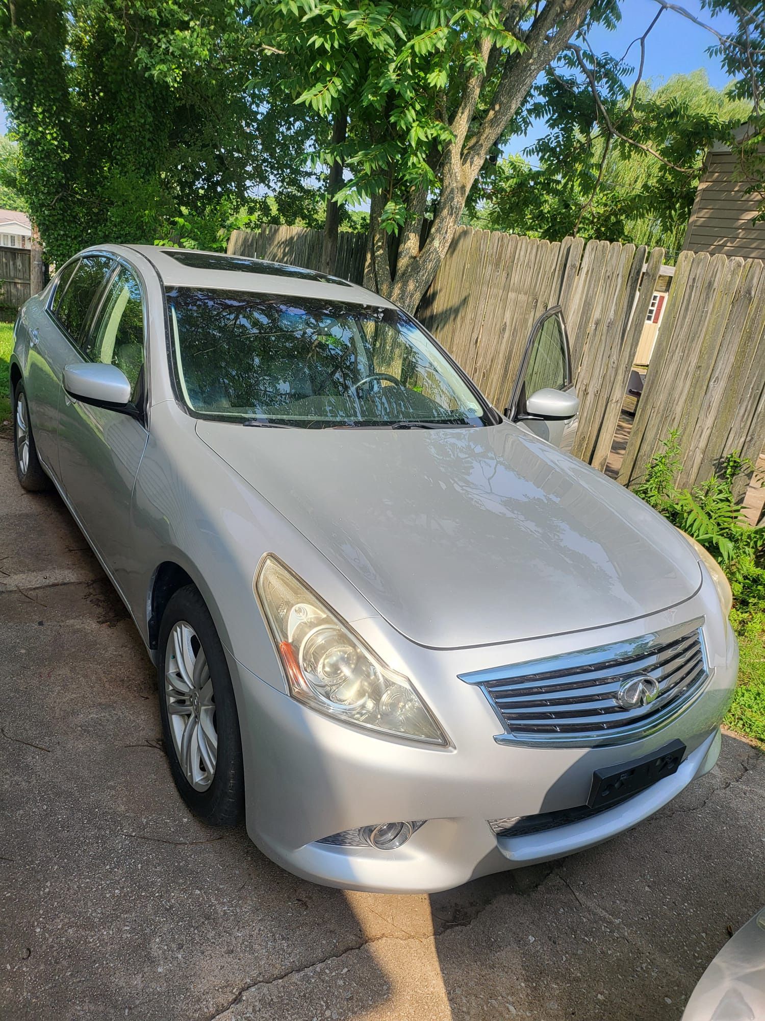 2011 Infiniti G25