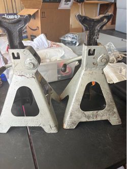 Pair of 2 ton jack stands