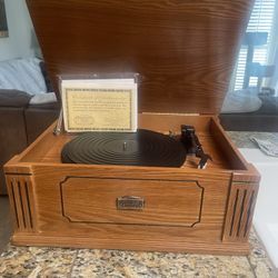 NEW Thomas Pacconi Turntable 