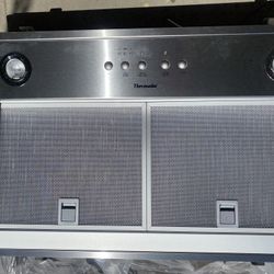 Thermador  30” Stainless steel hood insert and blower NEW