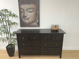 Hemnes 8 drawer dresser ** FREE LOCAL DELIVERY **