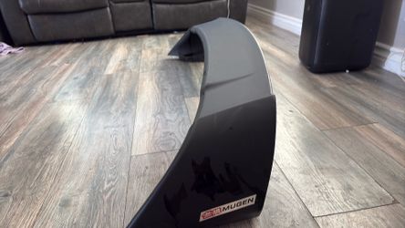 Car spoiler