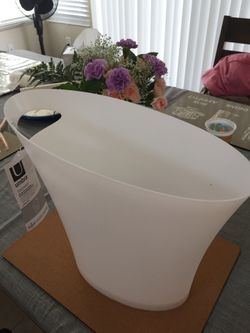 Trash can