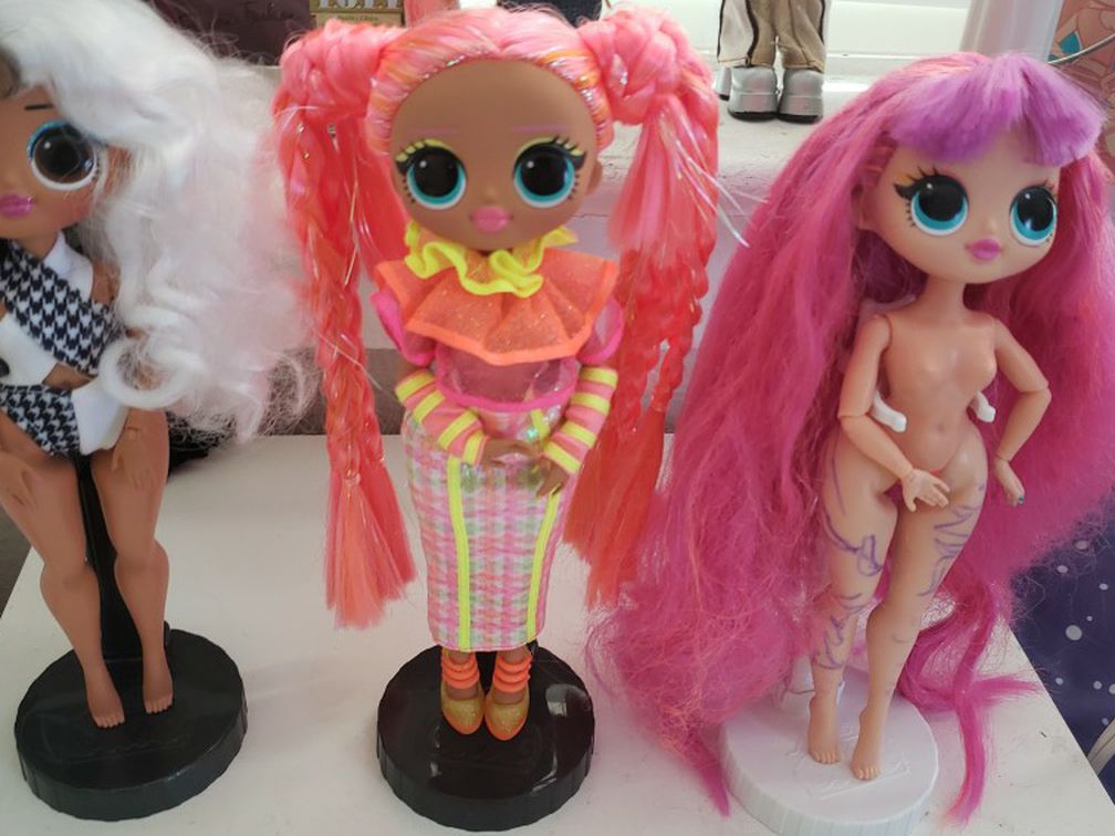 3 LOL OMG Dolls