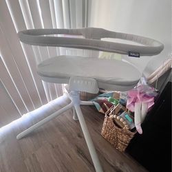 Halo Swivel Bassinet