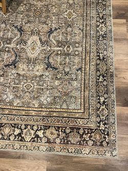 Rug 8’ x 7’