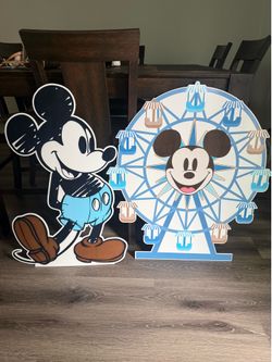Mickey and Mickey Ferris wheel prop