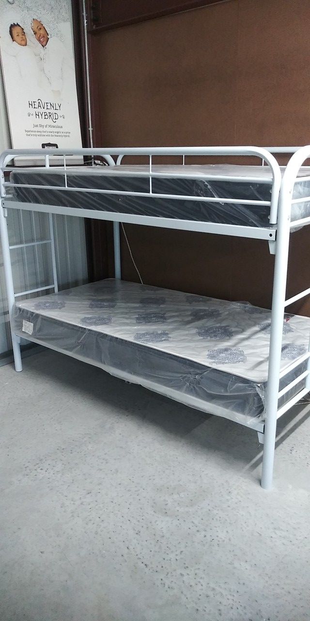 New Twin Twin / Twin White Bunk Bed ( Mattress Sold Separately )