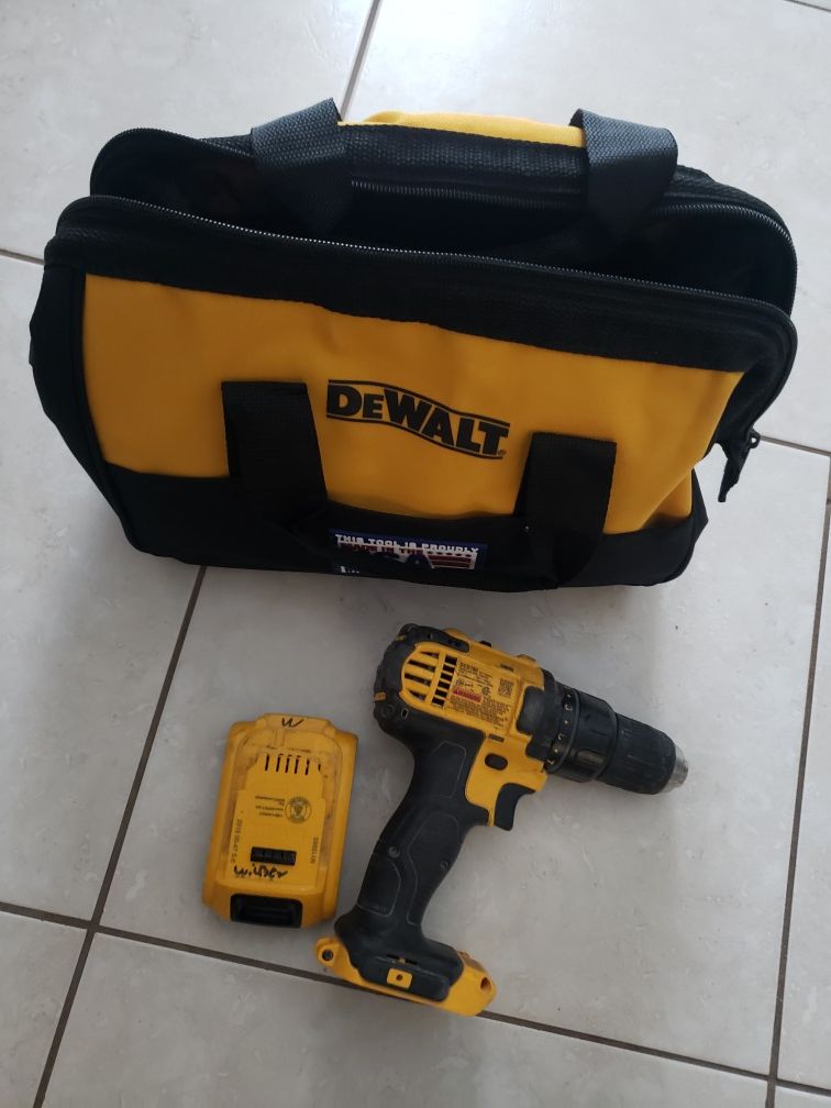 Dewalt Drill, battery, bag