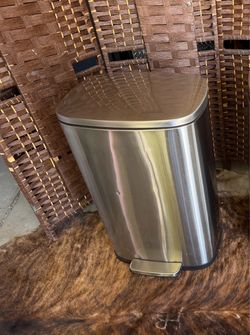 Steel Step Trash Cans