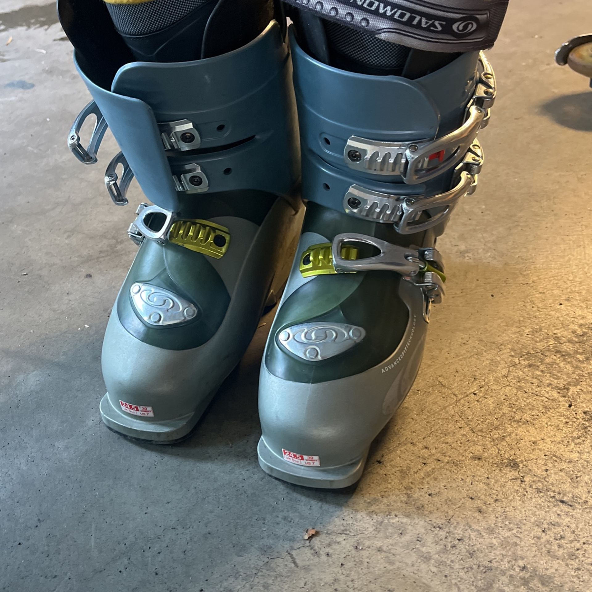 Women’s Ski Boot