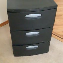 STORE WITH A DRAWER!  REALLY! FREE!  Always Needs A Place for Storage!