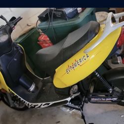 Electric Moped Motorcycle Like New