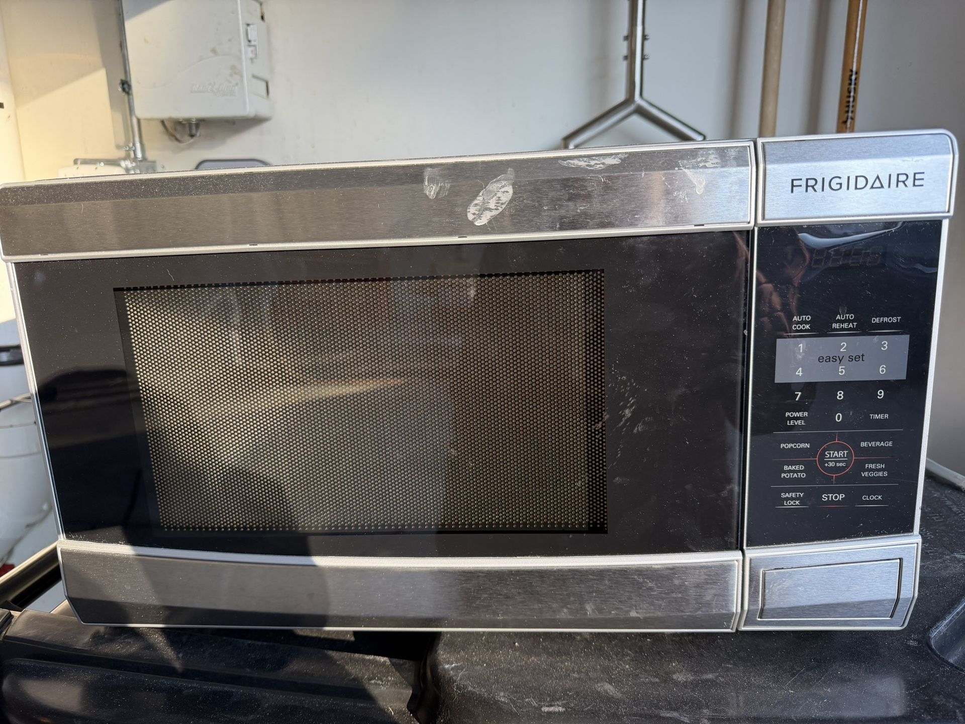 Frigidaire Microwave - FREE