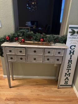 Entrance/couch table