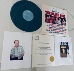 The Beach Boys Brian Wilson signed autographed “Best Of The Beach Boys” album. COA.