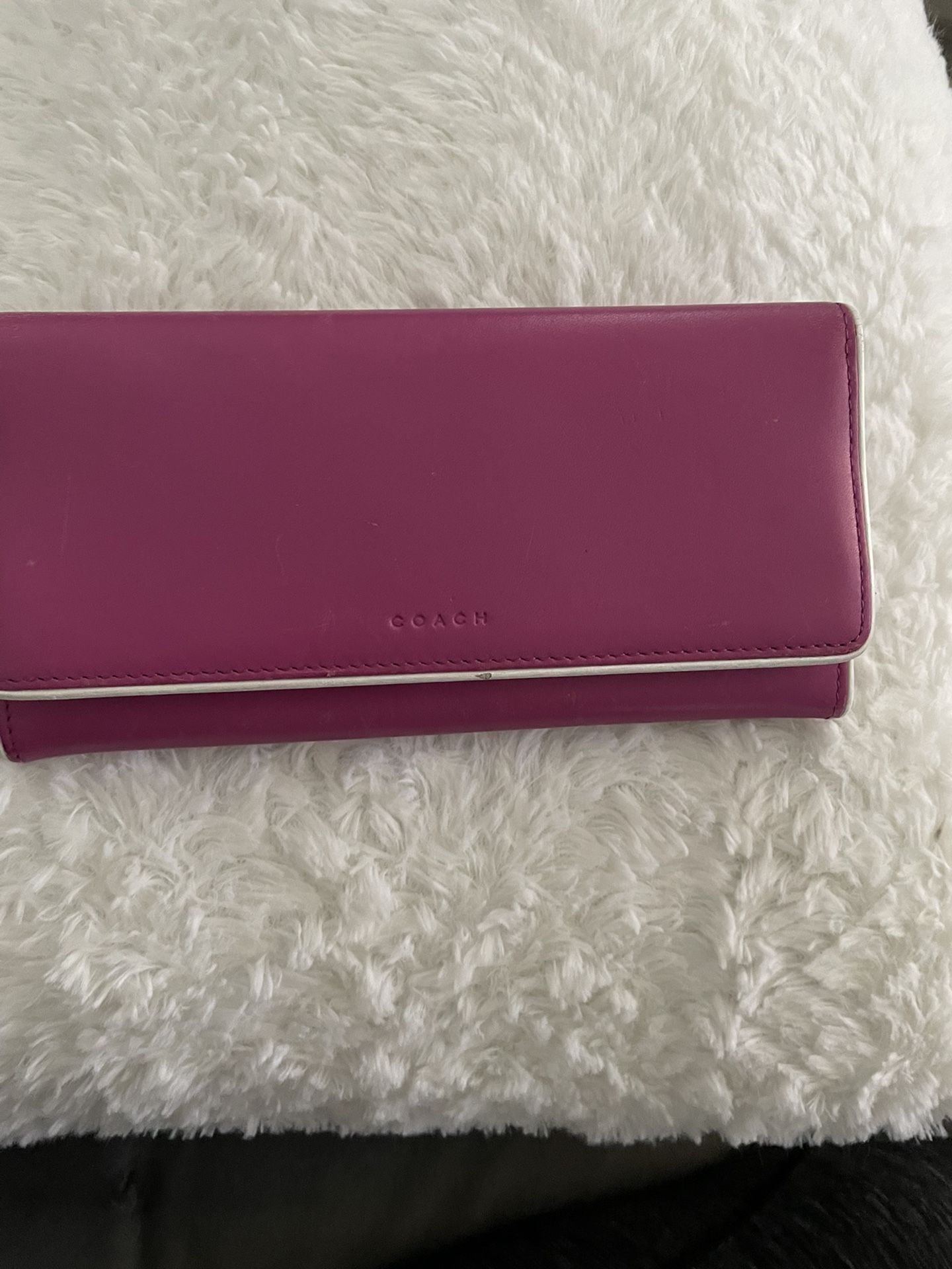 Coach Wallet - Like New - NEW