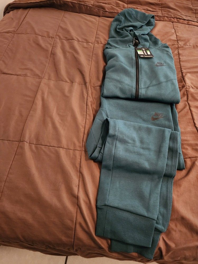 Nike Sweatsuits For Sale
