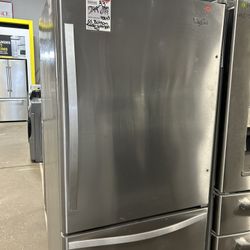 Bottom Freezer Fridge 33” Stainless Steel