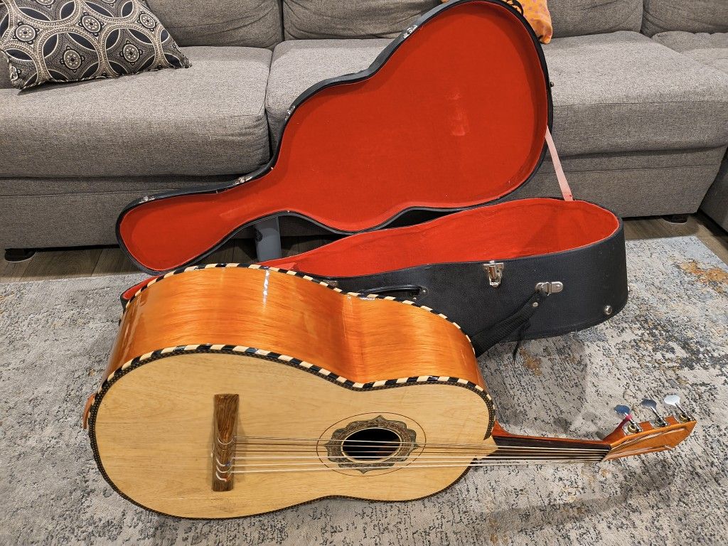 Guitarron 4/4 And Hard Case