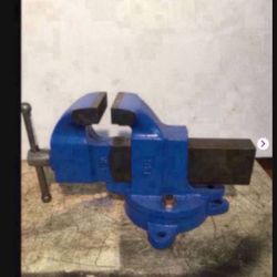 Morgan 145 Vise / 4 1/2 Jaws / Opens 7 Inches / 75 Pounds / 75 Pounds /  Made In USA Vice /  This Vise Has Never Been Used 