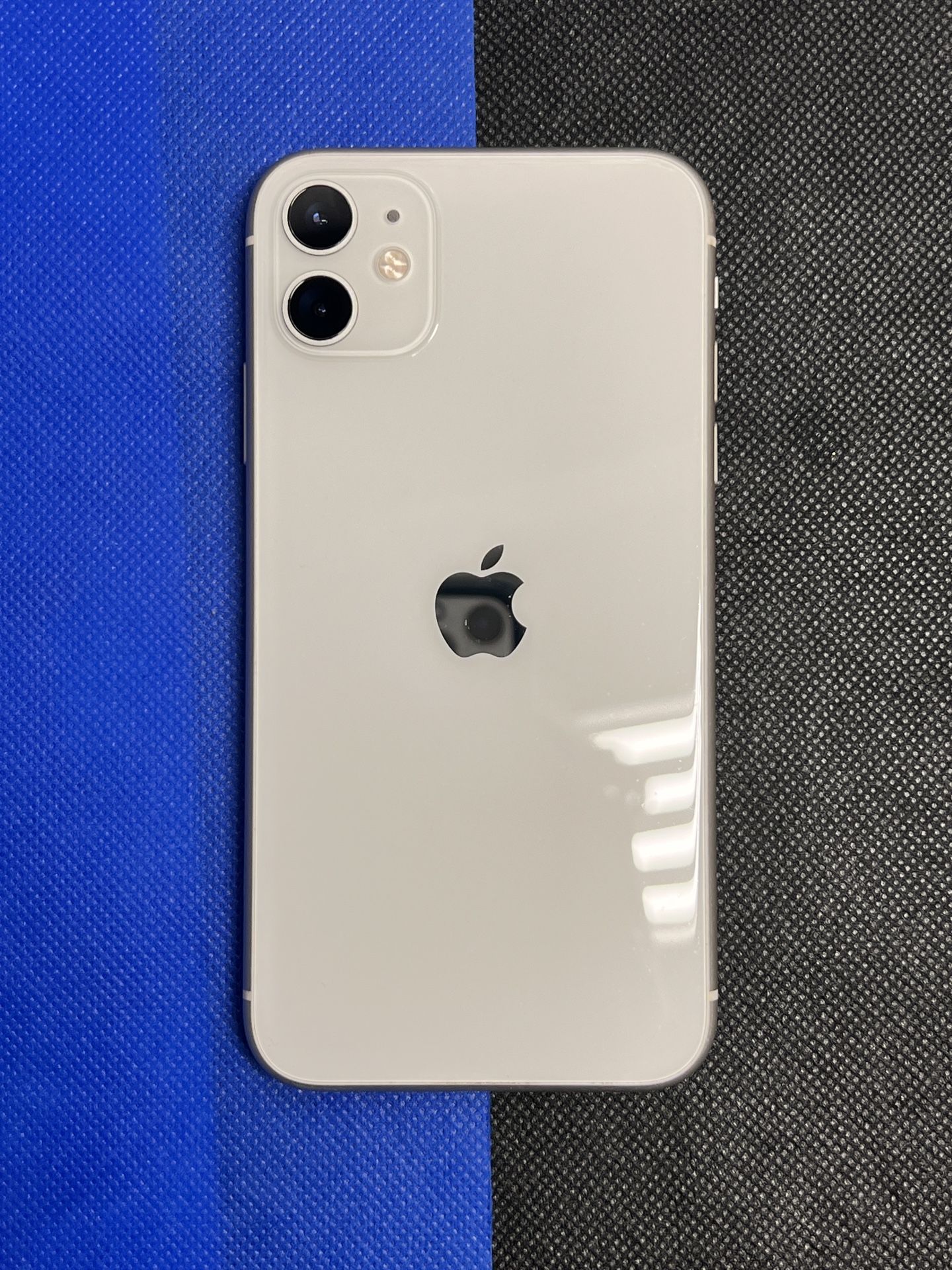 Apple IPhone 11 64GB Unlocked