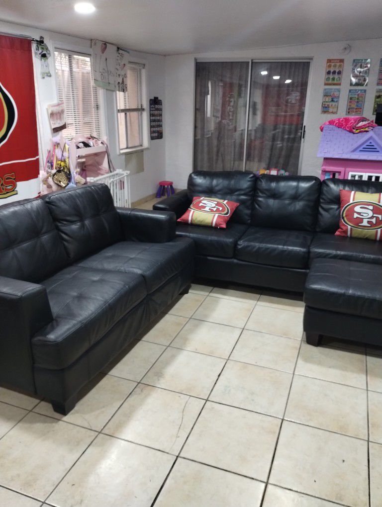 Black Leather Couches