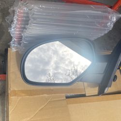 Chevy 2009 Tahoe Driver Side Mirror