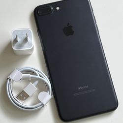 iPhone 7 Plus 128GB, Unlocked, works any company sim card any country internationally 