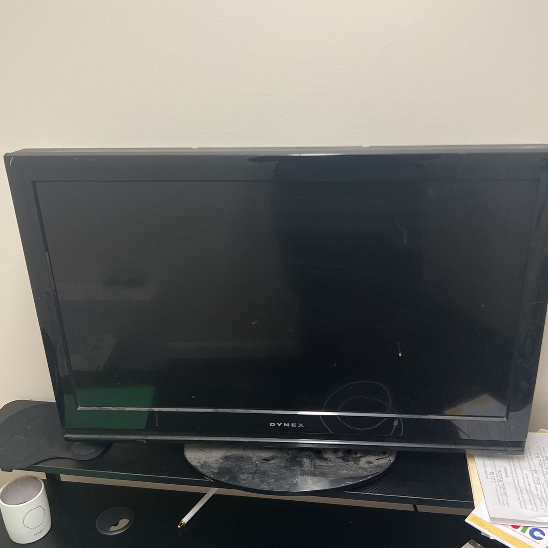 32” Dynex Hd Tv