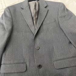 NEW, NEVER WORN, MENS MICHAEL KORS JACKET SIZE 38R, COLOR IS A HEATHER  GREY , PAID $150. AT MACY’S , BUY TODAY $40.