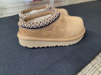 Tasman Kids Uggs Size 8