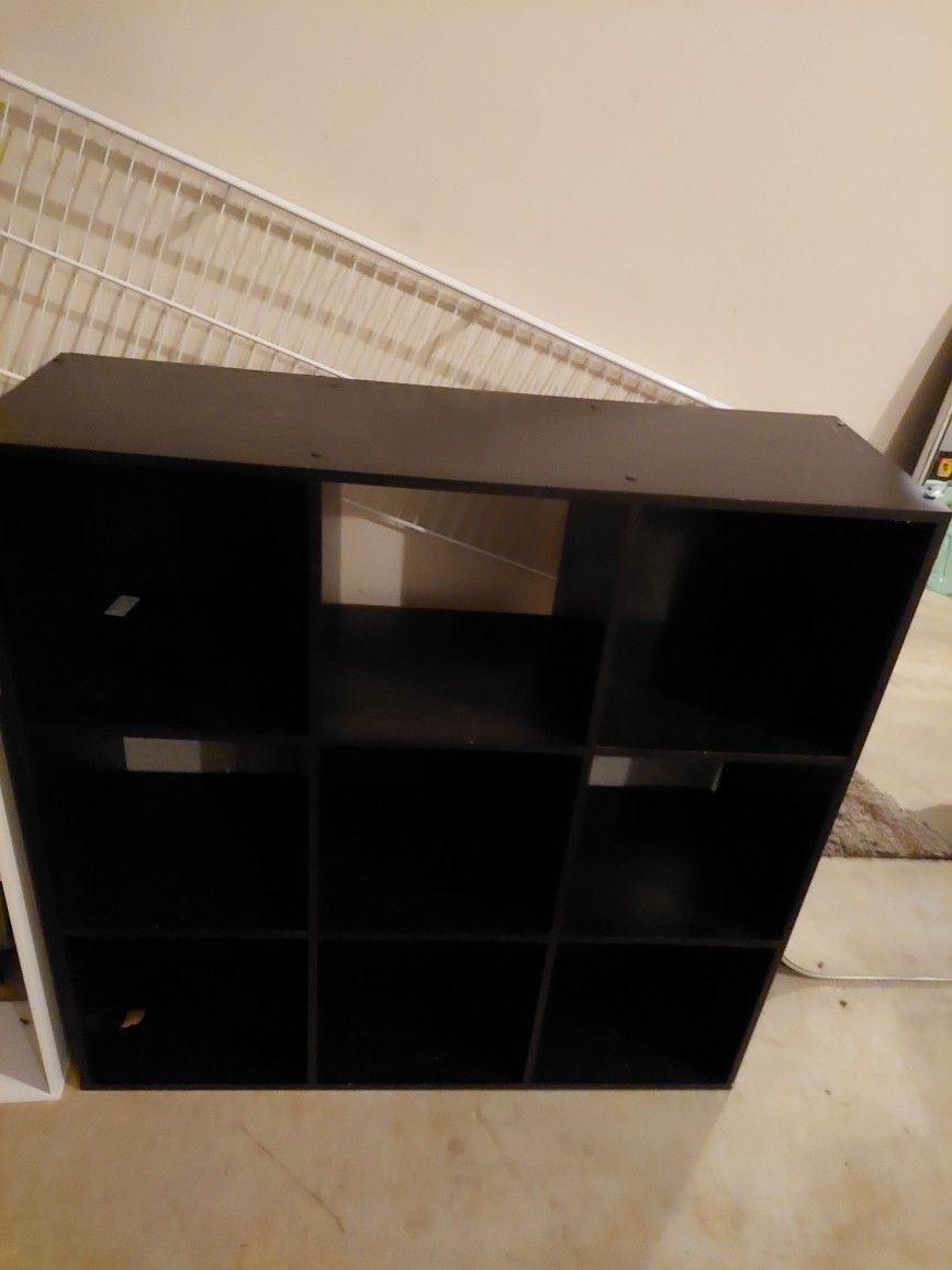 9 Cubbies Bookshelf